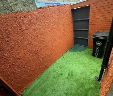 Room 4, 229 Donegall Rd, Belfast, BT12 5NB - Photo 3