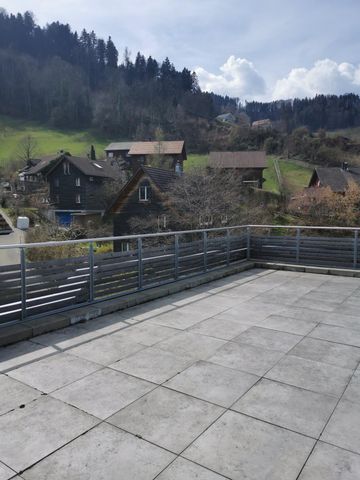 Charmante 3.5 - Dachwohnung in Brunnadern - 1. Monatsmiete geschenkt! - Foto 2