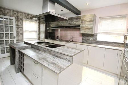 3 bedroom detached house to rent - Photo 2