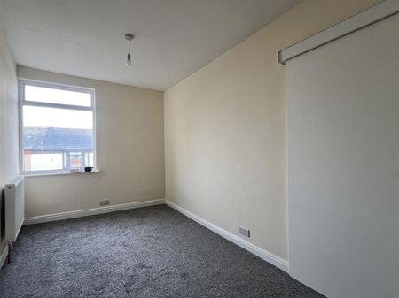 Victoria Road, Scarborough - Photo 2
