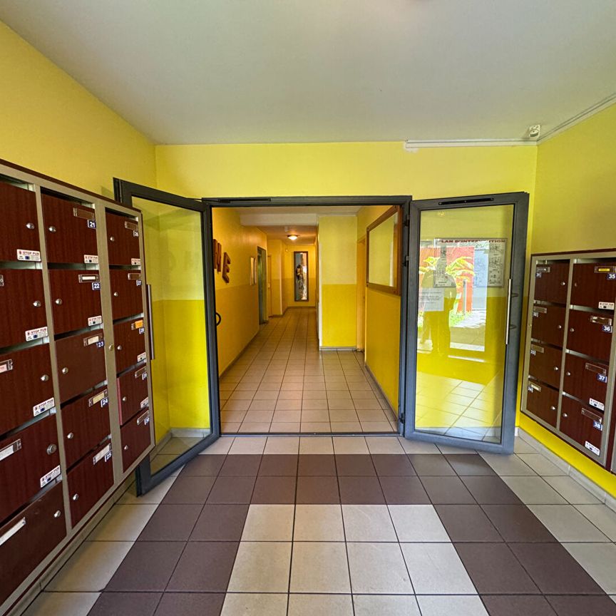 A LOUER - Sainte-Clotilde - Appartement T2 meublé et équipé avec jardin privatif proche université et clinique - Photo 1