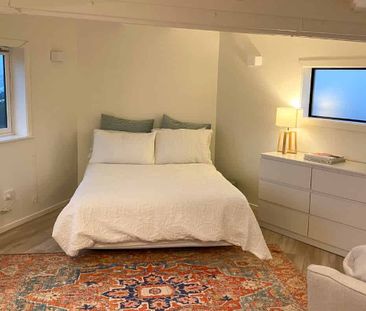 Furnished Studio for Rent — 43 Harbour View Road, Wellington - Photo 1