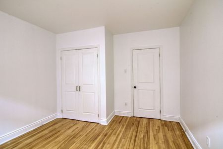 3730 Chemin Queen Mary, Montréal, QC - Photo 3