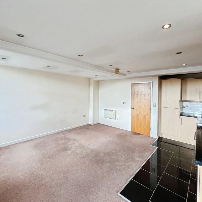 2 bedroom penthouse to rent - Photo 1