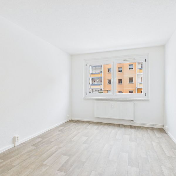 3-Raum-Wohnung mit Balkon auf dem südlichen Sonnenberg - Photo 1