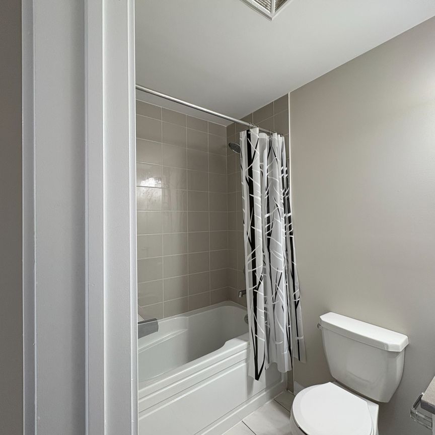 For Lease - 3401 Ridgeway Drive Unit# 307, Mississauga, Ontario - Photo 1