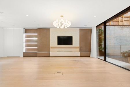 3 bedroom flat to rent - Photo 5