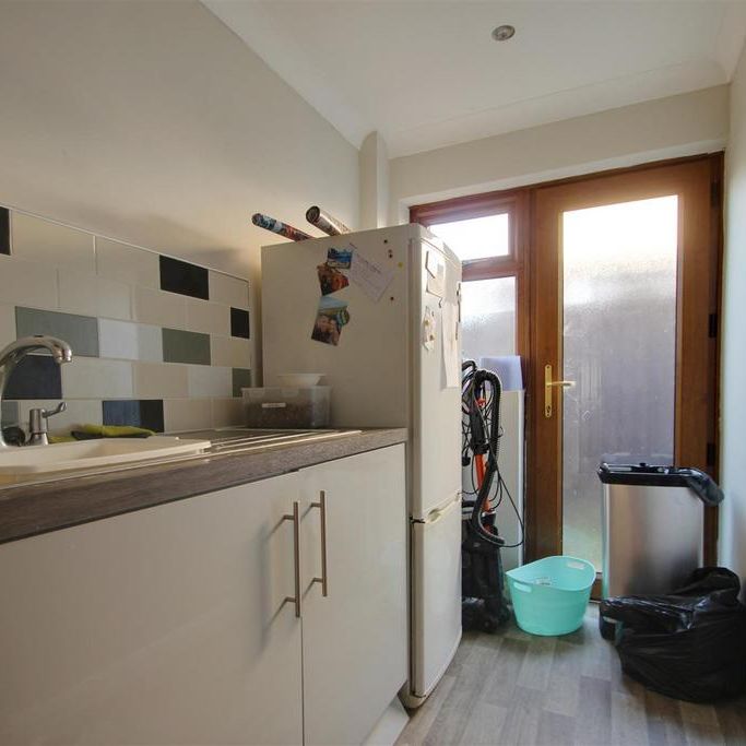 4 bedroom chalet to rent - Photo 1