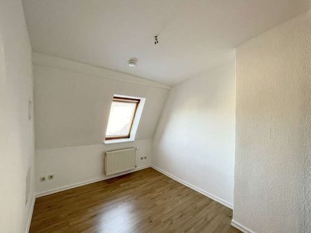 **4-Zimmer-Dachgeschosswohnung in Sudenburg** - Photo 2