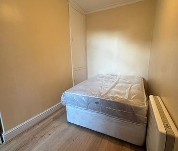 Room in a Shared House, Luxmore Road, L4 - Photo 4