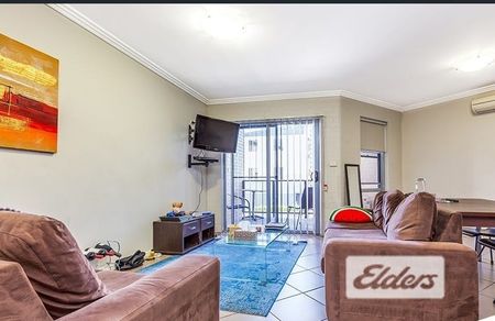 Furnished Apartment Centrally Located - Photo 5