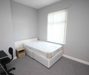 Strawberry Hill - Photo 2