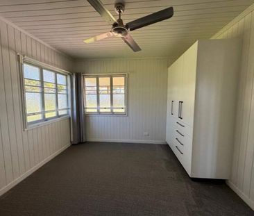 Comfortable Family Home in Silkstone - Photo 5