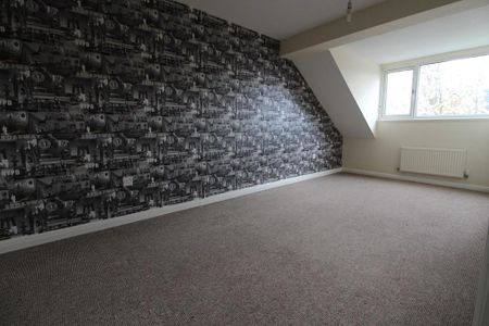 3 bedroom semi-detached house to rent - Photo 4