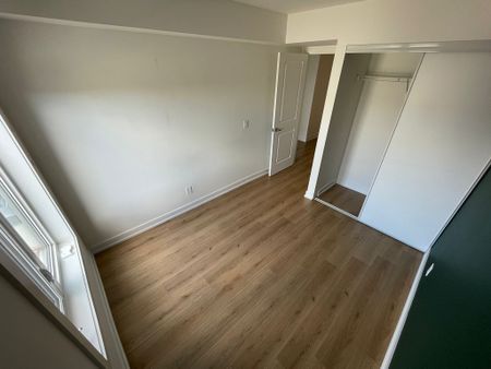 For Lease - 3066 Sixth Line Unit# 347, Oakville, Ontario - Photo 5