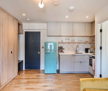 Studio to rent - Photo 1