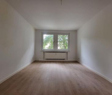 300 € Umzugsbonus + 439 € warm + 2 Zimmer + frisch saniert + Badewanne - Photo 1