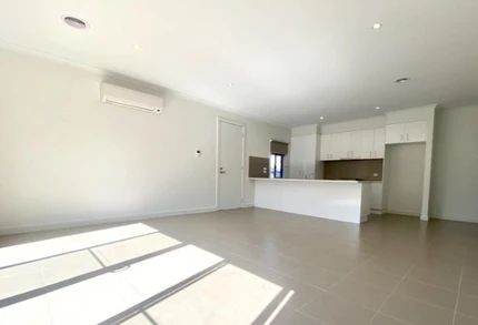 Living in a Prime Location! - Photo 2