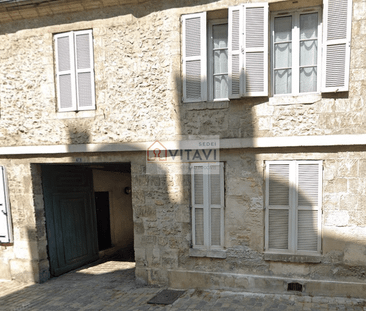 STUDIO MEUBLÉ COMPIEGNE – 1 pièce(s) – 23 m2 - Photo 1