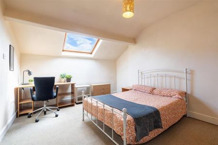 6 bedroom private hall to rent - Photo 3