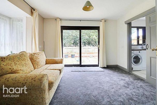 2 bedroom bungalow to rent - Photo 1