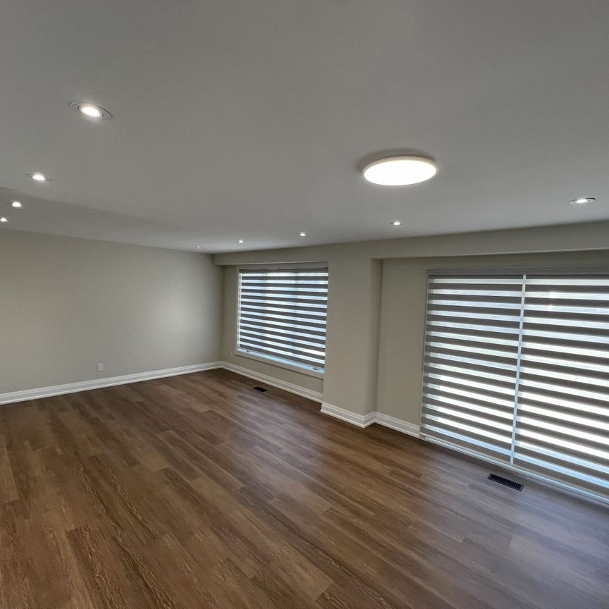 For Lease - 69 Hutcherson Square, Toronto, Ontario - Photo 1