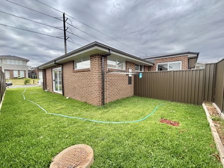 Modern Comfort & Style in a Prime Gledswood Hills Location - Photo 3