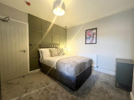 1 bedroom in a house share to rent - Photo 2