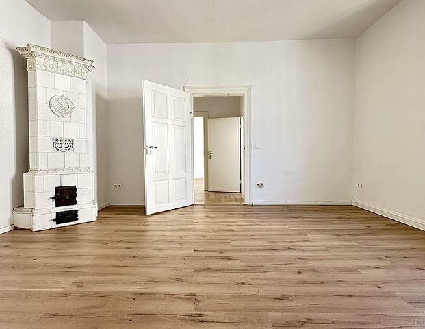 + + + Charmante & bezahlbare Wohnung in einer alten Stadtvilla mit EINBAUKÜCHE + + - Foto 1