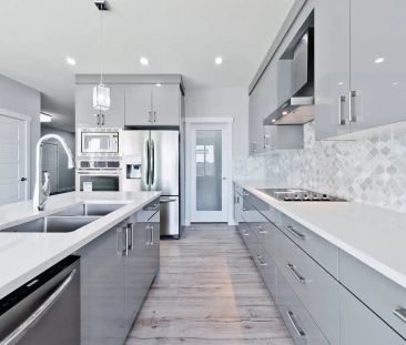 MIDTOWN | AIRDRIE - CLEAN, SPACIOUS, 2 STRY W/ DBL GRGE - 4+DEN+3.5... - Photo 1