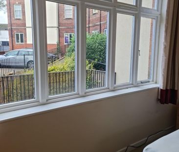 2 Bed Flat, Living, LE4 - Photo 1