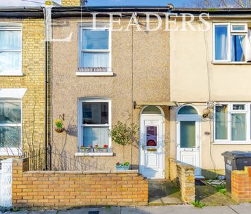 3 bedroom house to rent Theobald Road, CR0 - Photo 5