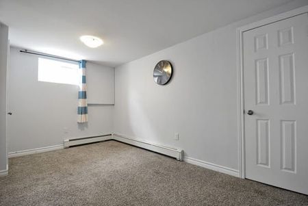 For Lease - 442 Highland Road Unit# Basement, Kitchener, Ontario - Photo 4