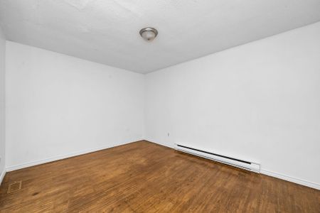 For Lease - 28 Adamson Street, Halton Hills, Ontario - Photo 5