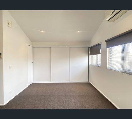 2/2 Mccrory Street, Coburg, Vic 3058 - Photo 4