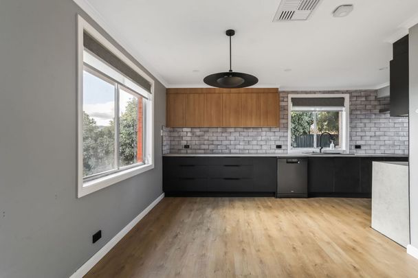 8 Parangana Place, Waverley - Photo 1