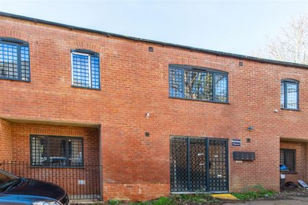 1 bed Flat To Let - Photo 4