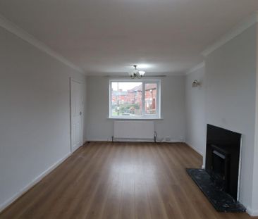 3 bedroom semi-detached house to rent - Photo 3