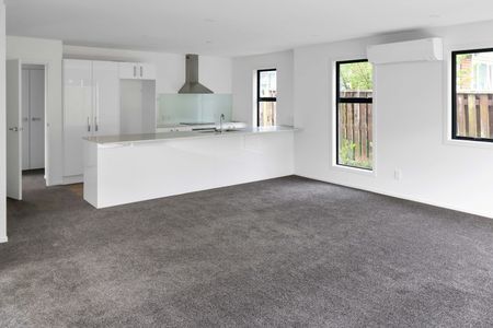 3 Bedroom Townhouse - Photo 4