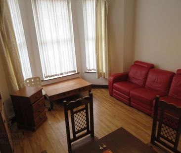 Flat 1, 86 Malone Avenue, Malone Road, BT96ES, Belfast - Photo 4