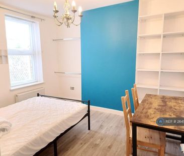 3 bedroom maisonette to rent - Photo 5