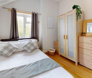 1 bedroom in a house share to rent - Photo 3