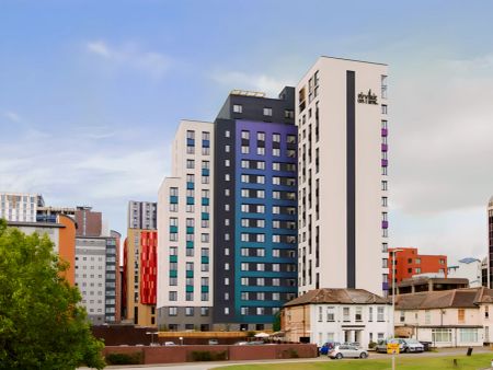 Bronze Studio - Photo 4