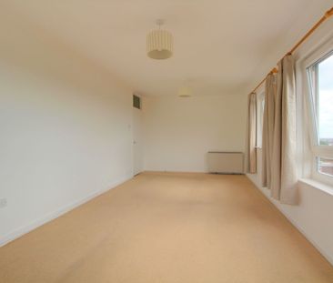 2 Bedroom - Photo 2