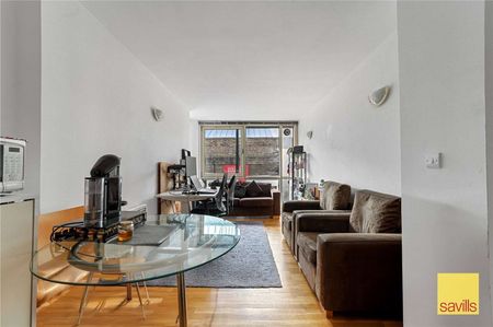 A one bedroom apartment located in West Wapping, next to St Katharine Docks and Tower Hill. - Photo 3