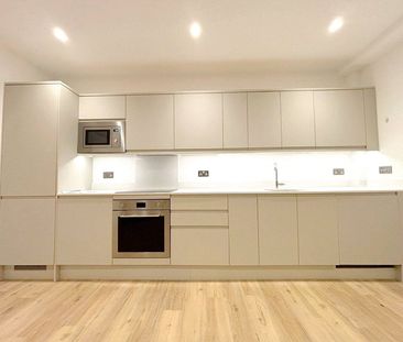 Farnborough Road, Farnborough, Surrey, GU14 - Photo 4