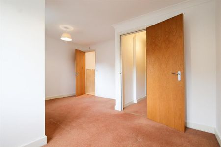 5 bedroom townhouse to rent - Photo 3