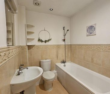 2 bedroom flat to rent - Photo 6
