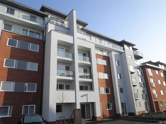 Coxhill Way, Aylesbury - Photo 1