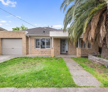 Charming Family Home in Prime Sunshine Location - Photo 3